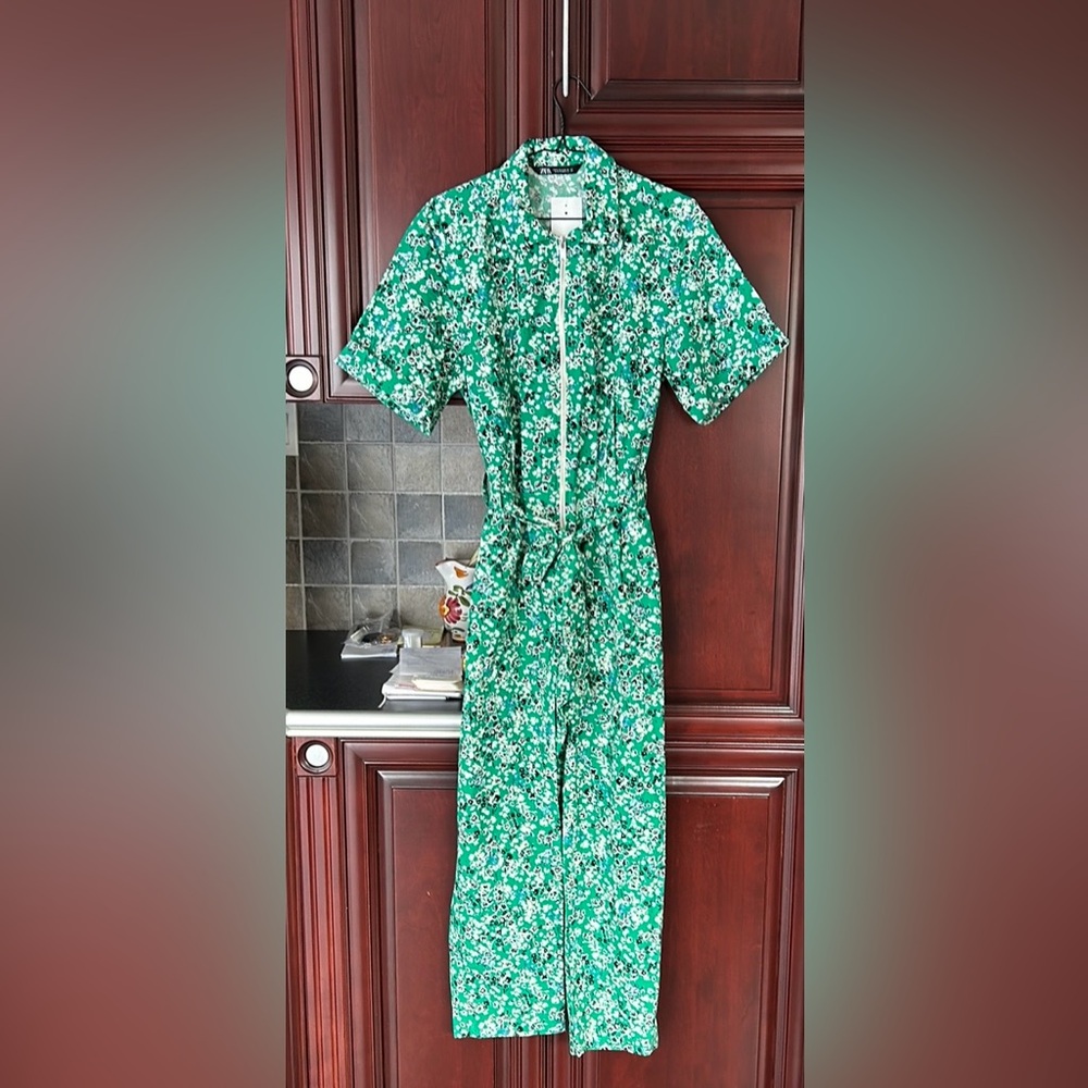 Zara Green Floral Short-Sleeve Utility Jumpsuit with Drawstring